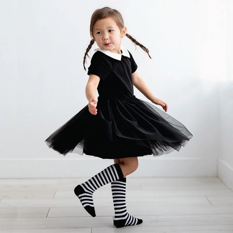 Fantasia de Wandinha para Meninas - Vestido Cosplay Gótico para Halloween e Festas Loja Infantil que vende fantasia Universo dos Pequenos